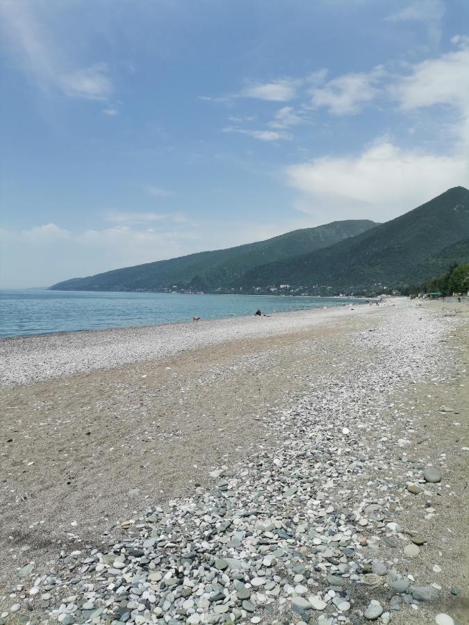 Гостевой Дом В Гаграх"Море Солнца" Gagra Kültér fotó